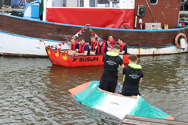 Steinbeis Papierboot Regatta