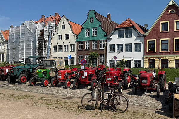 Trecker, Land und Leben Bahrenfleth Trecker, Land und Leben Bahrenfleth